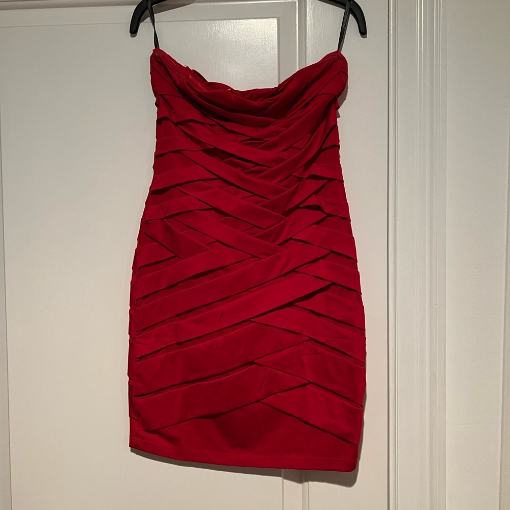 Red strapless bandage dress